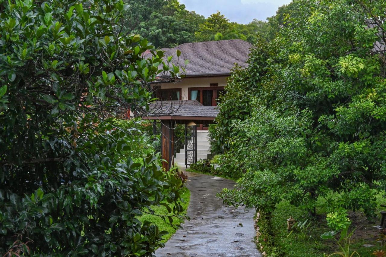 Cascade Tara Hotell Na Mueang Exteriör bild