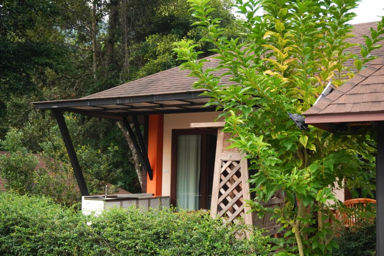 Cascade Tara Hotell Na Mueang Exteriör bild